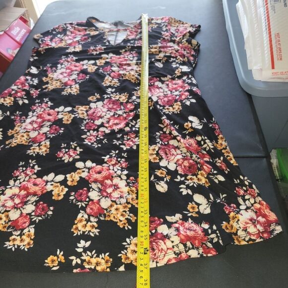 Vibe Black Floral T-Shirt Keyhole Dress 1X - Picture 7 of 8